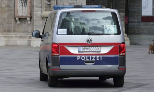 da8d24f9-police.jpg?t=mfnNGlEw9HZRGstAbxVQMA