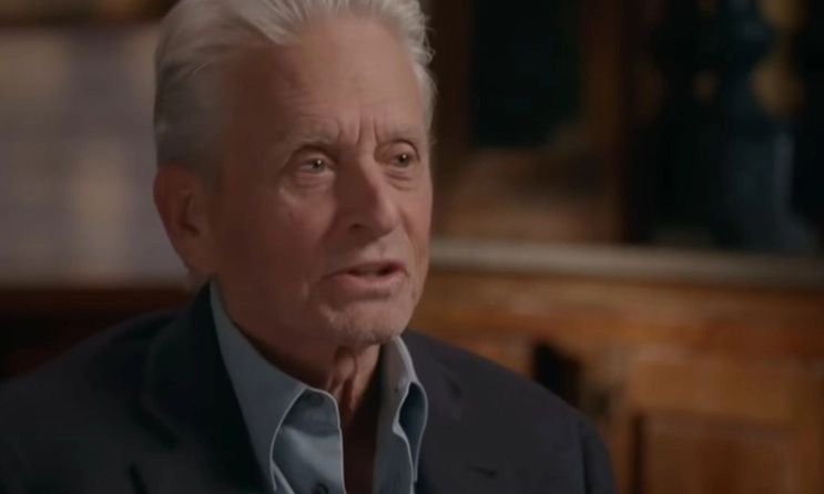 Η αντίδραση του Μάικλ Ντάγκλας όταν έμαθε ότι διαγνώστηκε με καρκίνο στο λαιμό