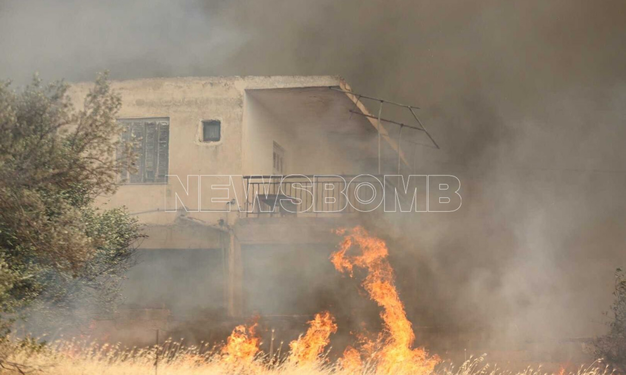 Φωτιά στην Κερατέα