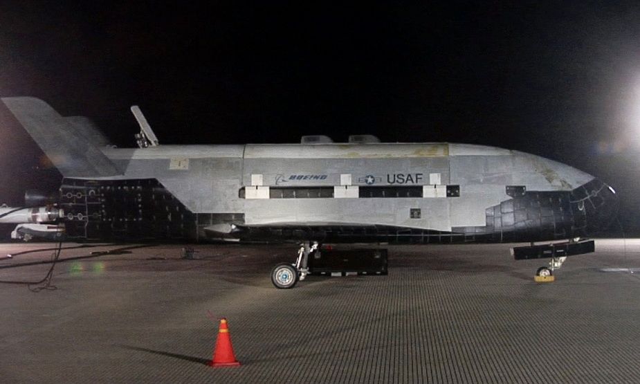 7cf4eb76-boeingx-37bafterlandingatvandenbergafb3december2010.jpg?t=_6Kv2mgmYFW8UhxO2rz6dA