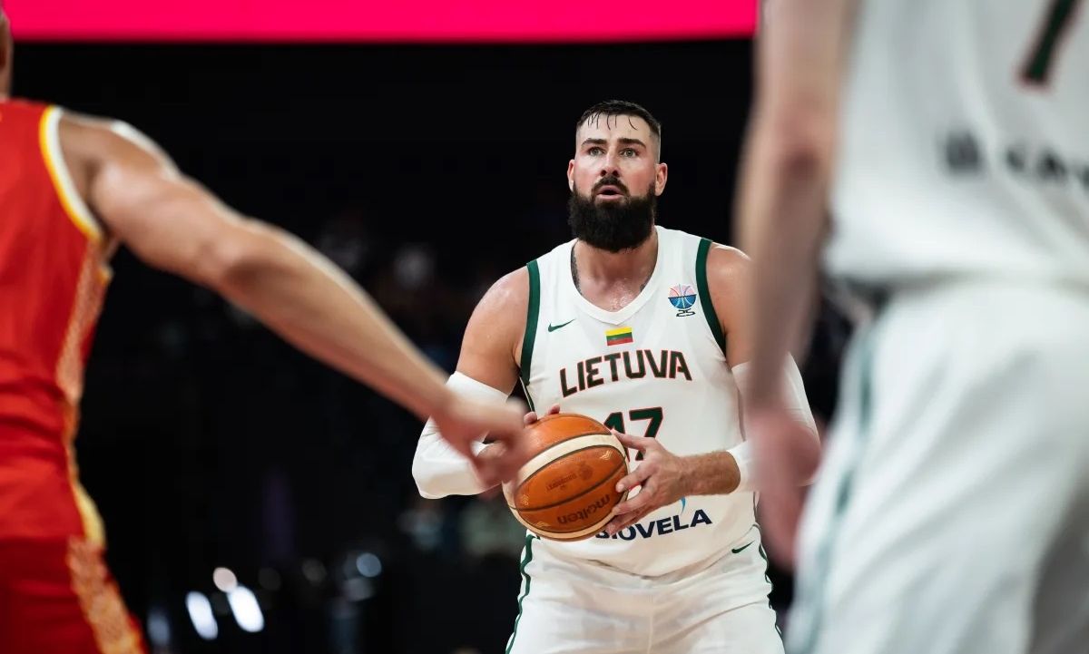 Εύκολη νίκη για τη Λιθουανία στο Eurobasket 2025.
