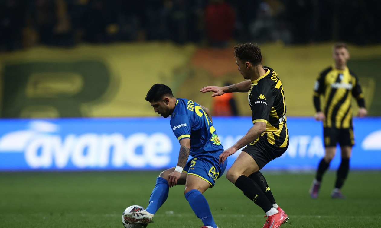 Άρης και Παναιτωλικός αναμετρώνται για τη Super League.