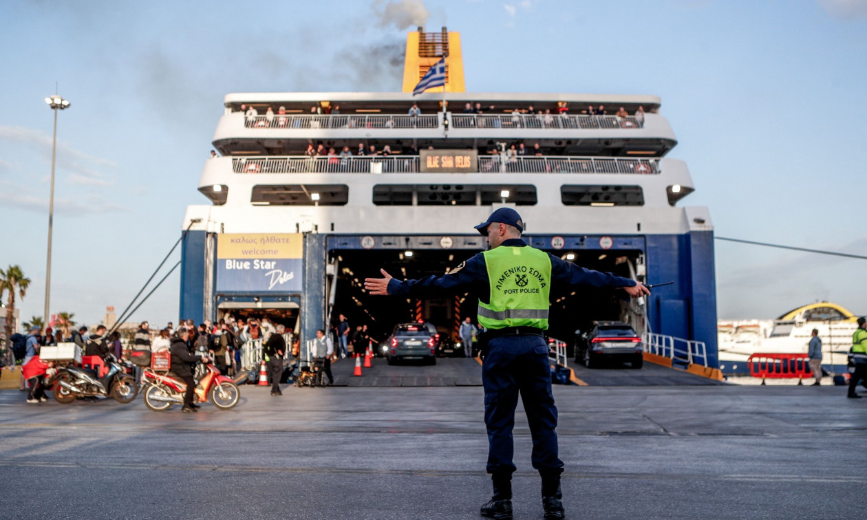 Εκπτώσεις σε ακτοπλοϊκά και αεροπορικά εισιτήρια - Ποιοι είναι οι ωφελούμενοι