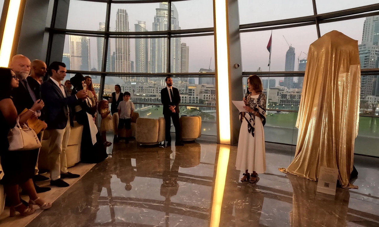 Μαρία Κάλλας: Το πρώτο γλυπτό που γεννήθηκε από τη φωνή της κοσμεί την Όπερα του Ντουμπάι