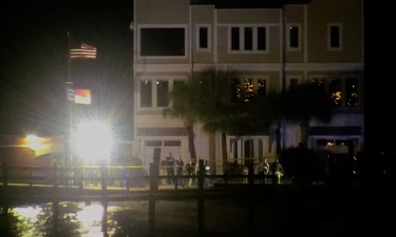 ΗΠΑ: Ένοπλος προσέγγισε παραθαλάσσιο μπαρ με βάρκα και άνοιξε πυρ - Τρεις νεκροί, οκτώ τραυματίες