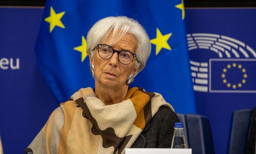 Λαγκάρντ: «Εκτός βασικού σεναρίου» η πορεία της οικονομίας - Απόφαση για επιτόκια από ... Ιούνιο