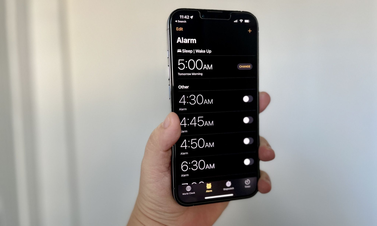 Η Apple αναβαθμίζει μία σημαντική λειτουργία στο ξυπνητήρι των iPhone