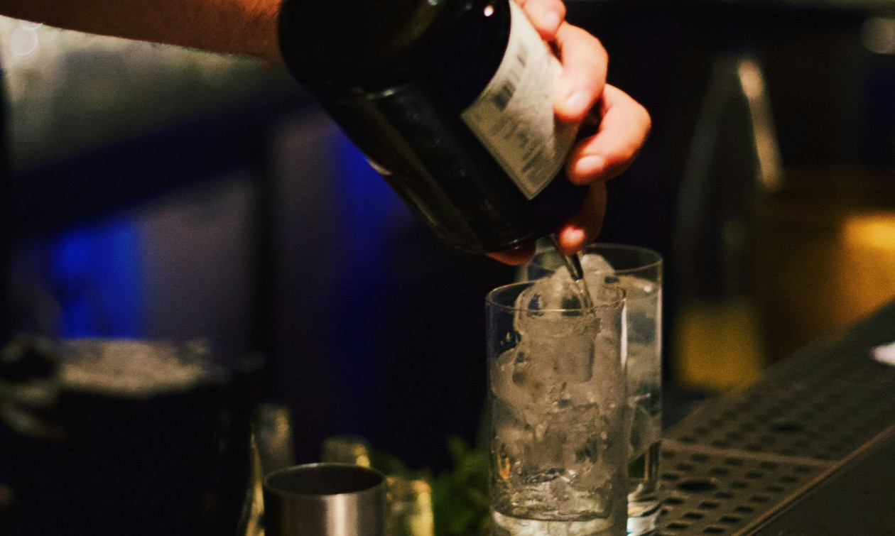 Μπουρνάζι: Στο νοσοκομείο ανήλικος έπειτα από κατανάλωση αλκοόλ – Συνελήφθη ο υπεύθυνος του κλαμπ