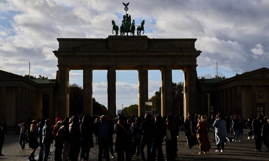 Δημοσκόπηση Bild: Οι Σύριοι πρόσφυγες, χωρίς δικαίωμα ασύλου να απελαθούν λένε 2 στους 3 Γερμανούς