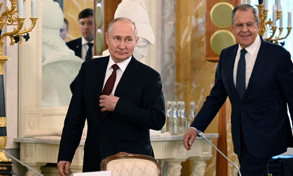 Πρώτη εμφάνιση Λαβρόφ μετά τις φήμες για «δυσμένεια» από τον Πούτιν