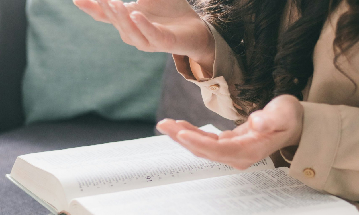 Η πολυγλωσσία μειώνει στο μισό τον κίνδυνο επιταχυνόμενης γήρανσης - Τι δείχνει νέα μελέτη