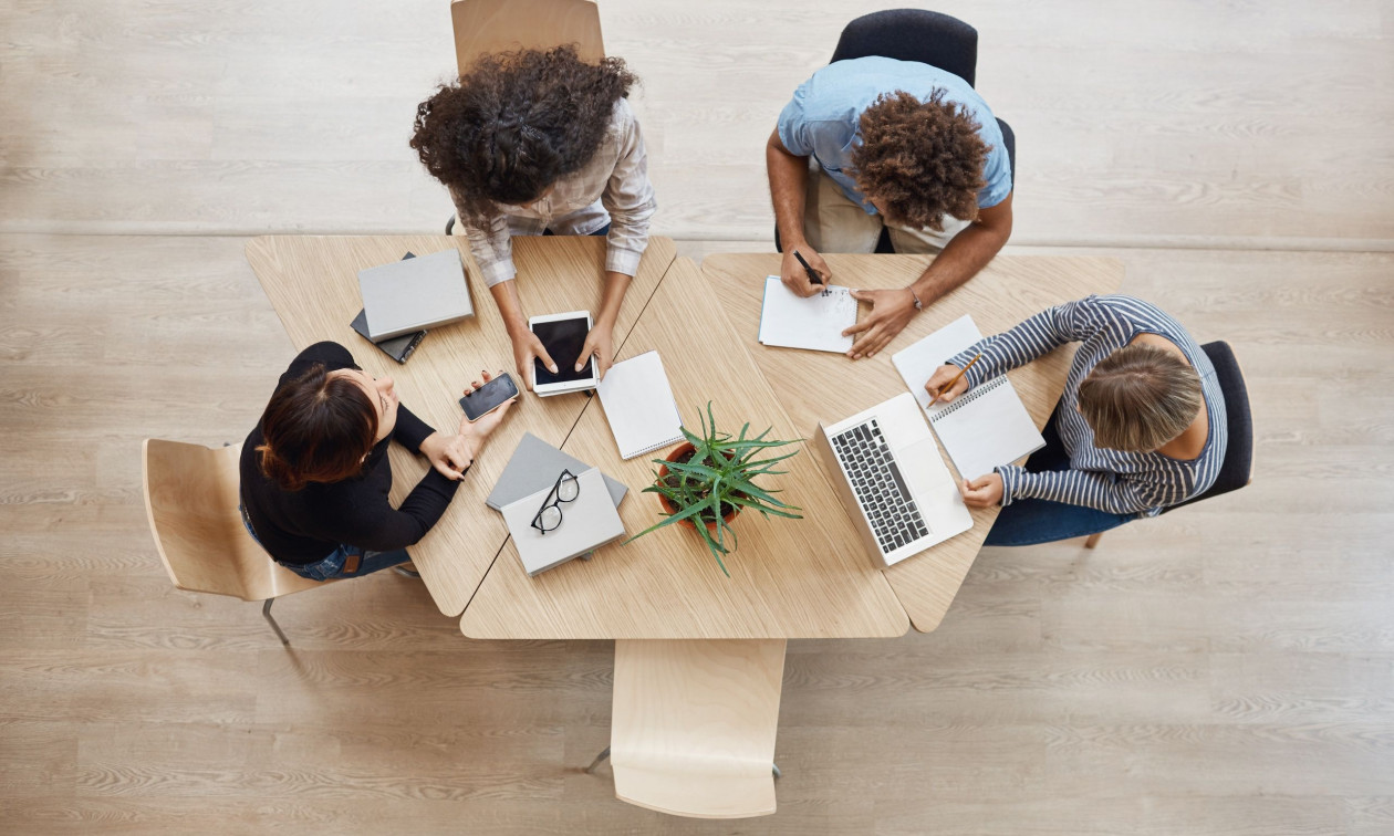 Ανεργία: Υποχώρησε στο 8,6% τον Οκτώβριο έναντι 9,7% τον αντίστοιχο μήνα του 2024