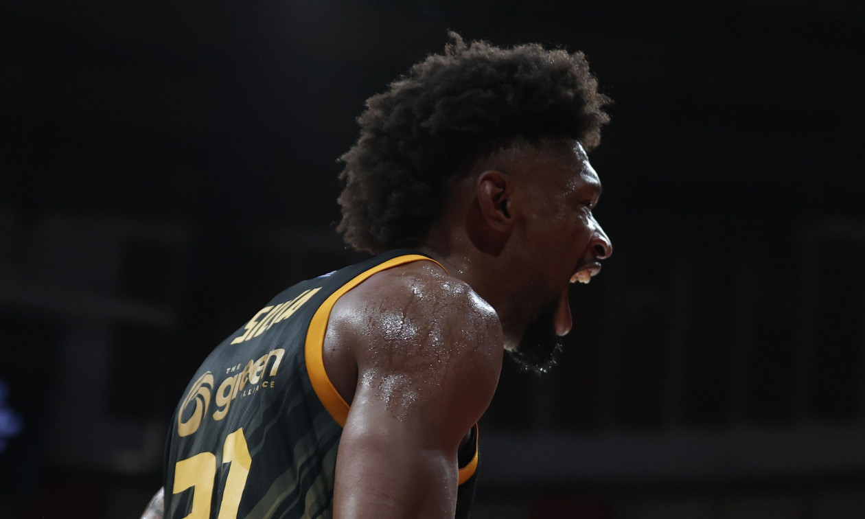 Ολυμπιακός – ΑΕΚ: Ο Κρις Σίλβα έκλεισε το… μάτι στις ομάδες της Euroleague | Οι απίθανοι αριθμοί του