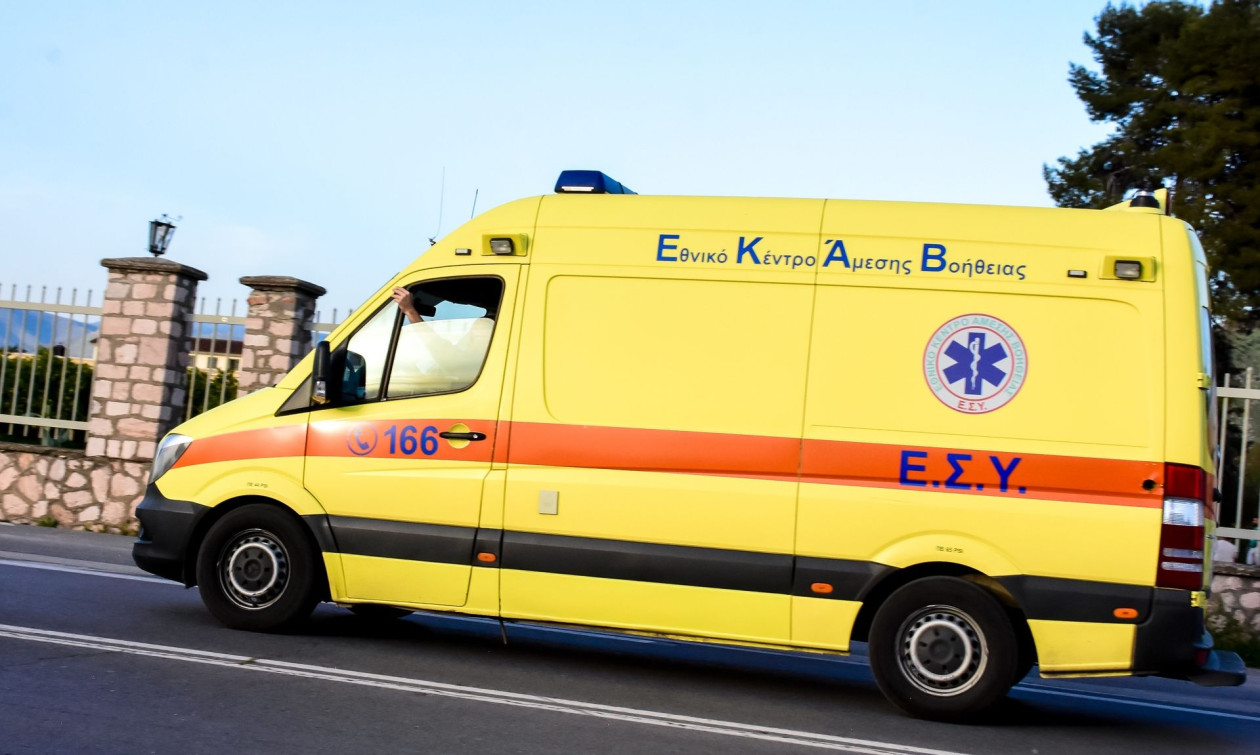 Κρήτη: Σοβαρό τροχαίο στον Άγιο Νικόλαο - Διασωληνωμένος νεαρός οδηγός μηχανής