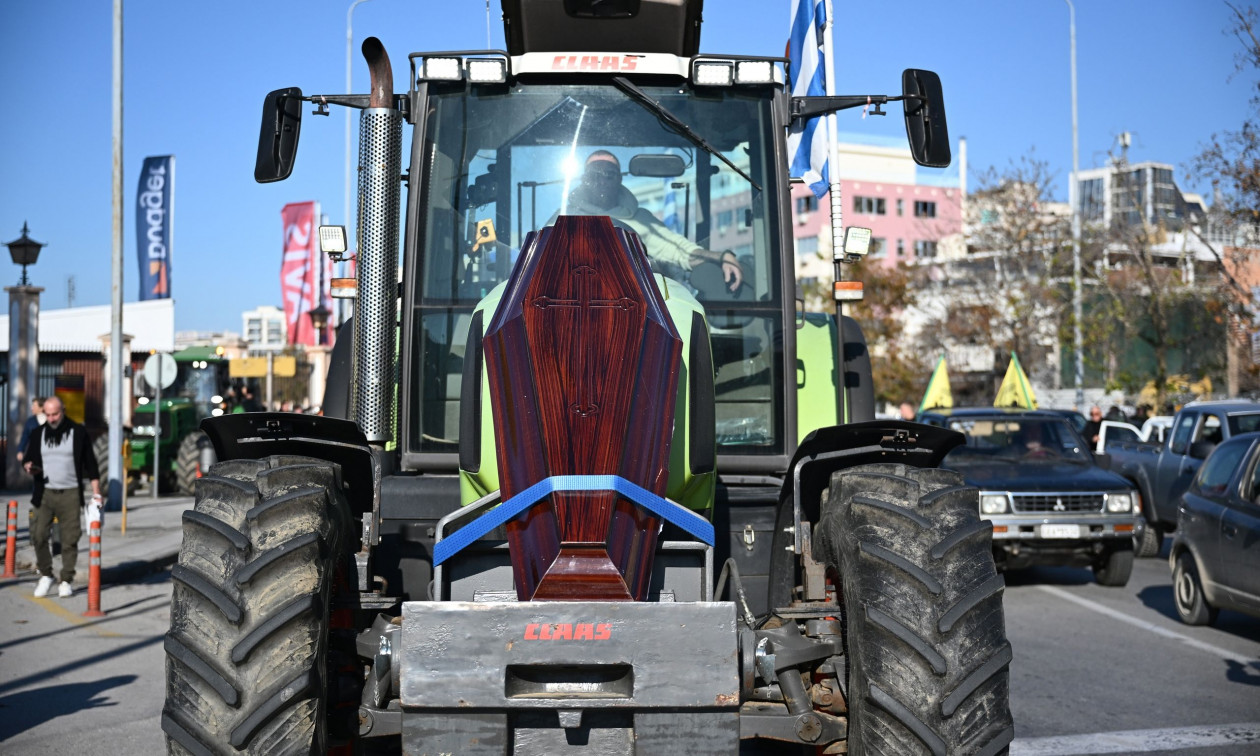 Μπλόκα αγροτών: «Όχι σε προσχηματικό διάλογο», λένε συγκεντρωμένοι στα Μάλγαρα