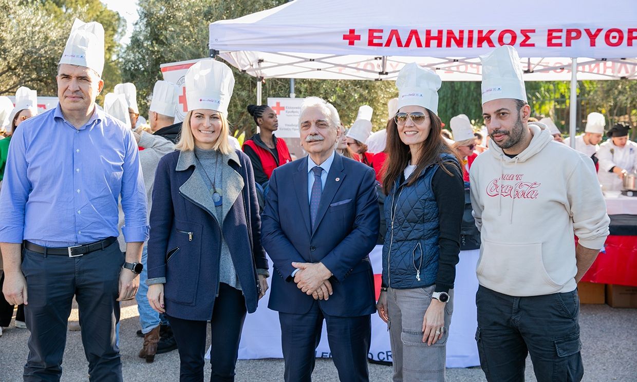 &Omicron; &Epsilon;&lambda;&lambda;&eta;&nu;&iota;&kappa;ό&sigmaf; &Epsilon;&rho;&upsilon;&theta;&rho;ό&sigmaf; &Sigma;&tau;&alpha;&upsilon;&rho;ό&sigmaf; &pi;&rho;&omicron;&sigma;έ&phi;&epsilon;&rho;&epsilon; &epsilon;&omicron;&rho;&tau;&alpha;&sigma;&tau;&iota;&kappa;ά &gamma;&epsilon;ύ&mu;&alpha;&tau;&alpha; &sigma;&epsilon; &epsilon;&kappa;&alpha;&tau;&omicron;&nu;&tau;ά&delta;&epsilon;&sigmaf; ά&sigma;&tau;&epsilon;&gamma;&omicron;&upsilon;&sigmaf; &sigma;&upsilon;&mu;&pi;&omicron;&lambda;ί&tau;&epsilon;&sigmaf; &mu;&alpha;&sigmaf;