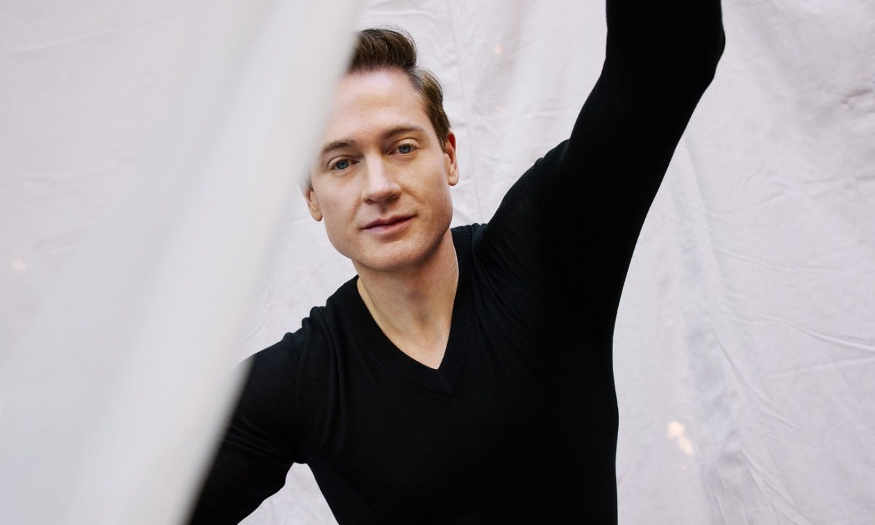 Bryan Johnson: &laquo;&Tau;&omicron; 2039 &theta;&alpha; &epsilon;ί&mu;&alpha;&sigma;&tau;&epsilon; &alpha;&theta;ά&nu;&alpha;&tau;&omicron;&iota; &chi;ά&rho;&eta; &sigma;&tau;&eta;&nu; &Tau;&epsilon;&chi;&nu;&eta;&tau;ή &Nu;&omicron;&eta;&mu;&omicron;&sigma;ύ&nu;&eta;&raquo;