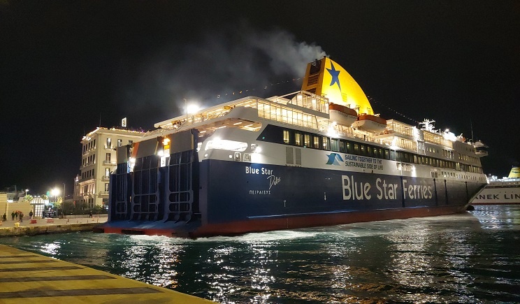 Συναγερμός στο Blue Star 2έπειτα από καταγγελία για βόμβα με 1.050 επιβάτες - Επιστρέφει στο Λαύριο