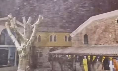 Πυκνή χιονόπτωση στην Χαλκιδική: Προειδοποίηση Αρναούτογλου για επικίνδυνο παγετό