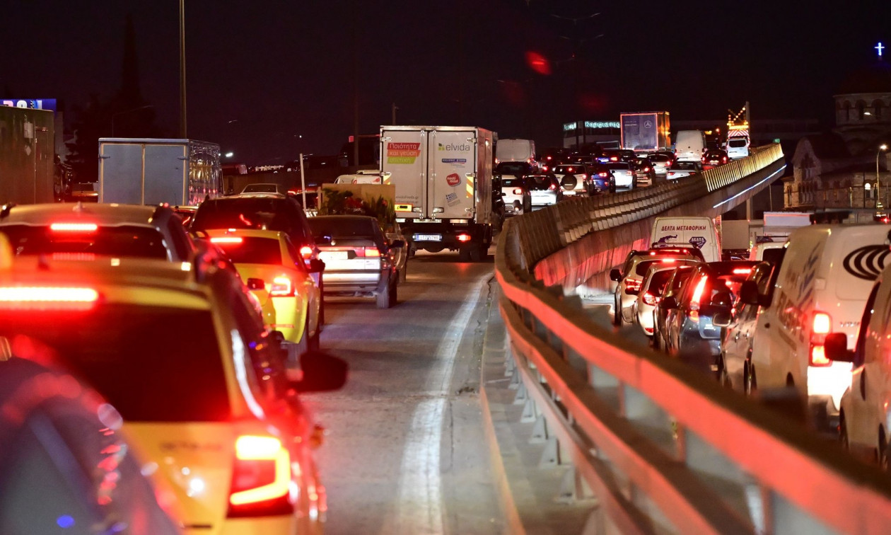Κίνηση: «Ασφυκτιούν» Κηφισός, Μεσογείων και Κηφισίας - Καθυστερήσεις έως 20' στην Αττική Οδό