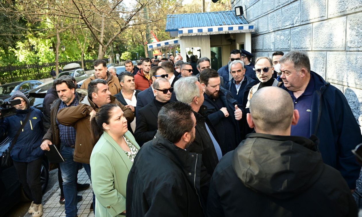 Κορυφώνεται η κριτική ΣΥΡΙΖΑ και ΚΚΕ στους αγρότες που πήγαν στο ραντεβού με Μητσοτάκη