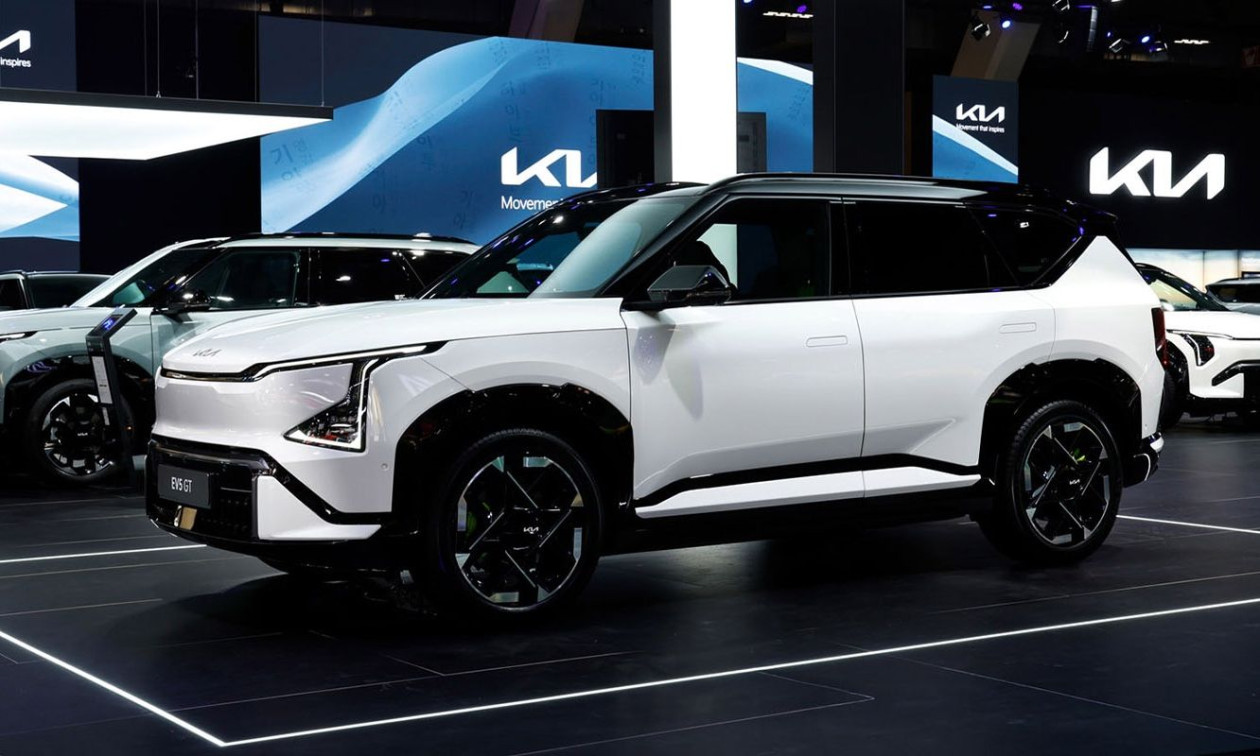 41bb1610-kia-ev5-gt-snow-white-pearl-motorshow-static.jpg?t=il7ZW2Z1SJr21AKYakEvnw