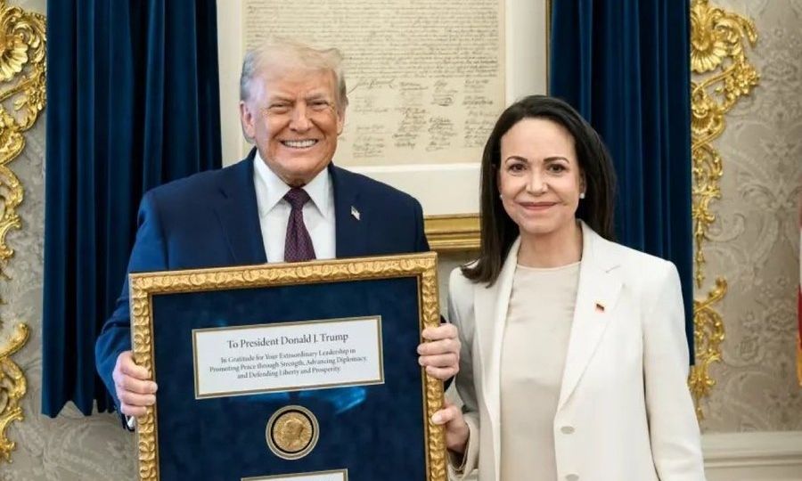 Η Ματσάδο παρέδωσε στον Τραμπ το Νόμπελ Ειρήνης – «Τι υπέροχη χειρονομία»