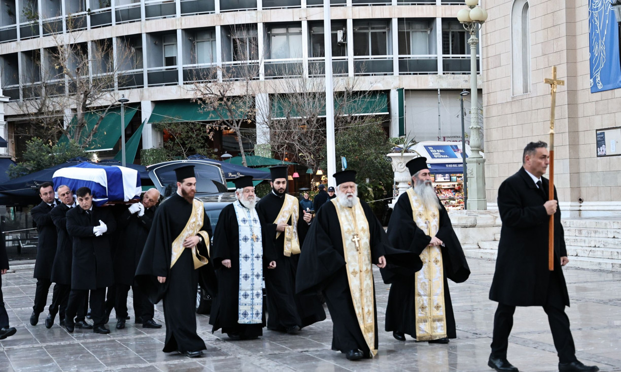 Το ύστατο χαίρε στην πριγκίπισσα Ειρήνη - Κόσμος συρρέει να την αποχαιρετίσει στη Μητρόπολη
