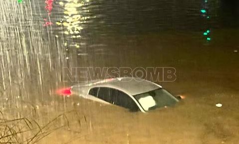 Βυθίστηκαν αυτοκίνητα στη Σπύρου Λούη: Φρεάτια ξεχείλισαν από την έντονη βροχόπτωση - Βίντεο