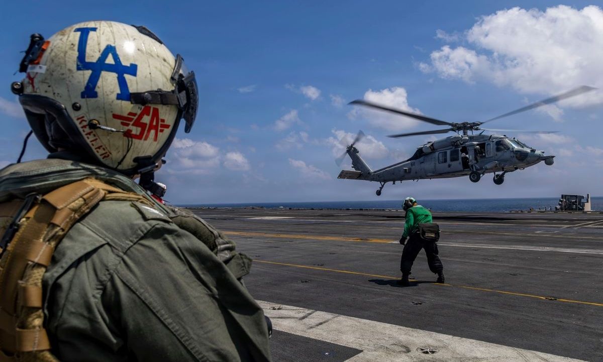 CENTCOM: Οι αμερικανικές δυνάμεις «εξουδετέρωσαν» τάνκερ που επιχείρησε να σπάσει τον αποκλεισμό