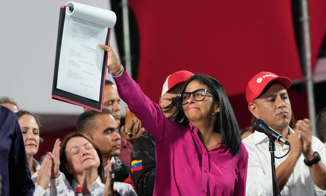 Ανατροπή του σοσιαλιστικού μοντέλου στη Βενεζουέλα: «Ανοιξε» τον πετρελαϊκό τομέα στους ιδιώτες