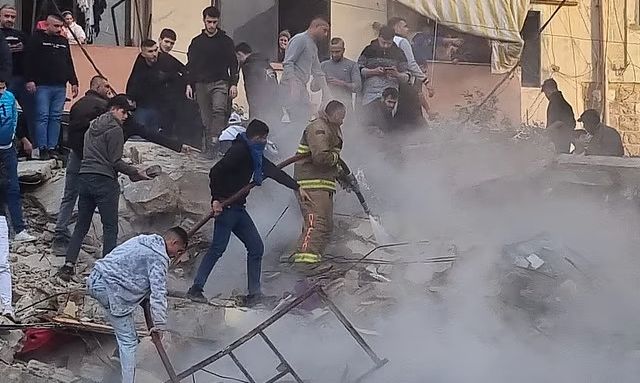 Λίβανος: Κατάρρευση δύο κτηρίων στην Τρίπολη - 6 νεκροί, έρευνες για παγιδευμένους στα συντρίμμια