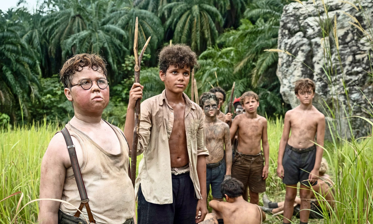 «Ο Αρχοντας των Μυγών»: Ο δημιουργός του «Adolescence» επιστρέφει με νέα σειρά για τη βία ανηλίκων