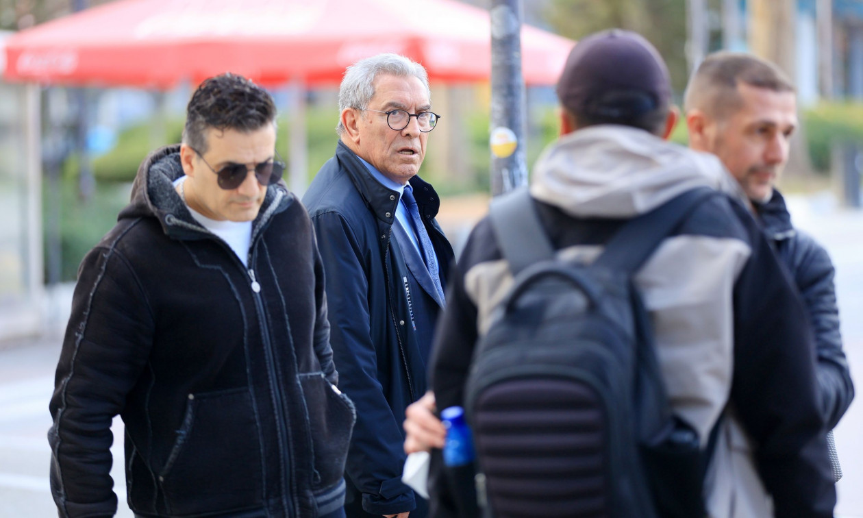 Καπερνάρος για Ρούτσι: «Προπηλάκισε τους δικηγόρους, περιφέρεται στην αίθουσα ως νταής»