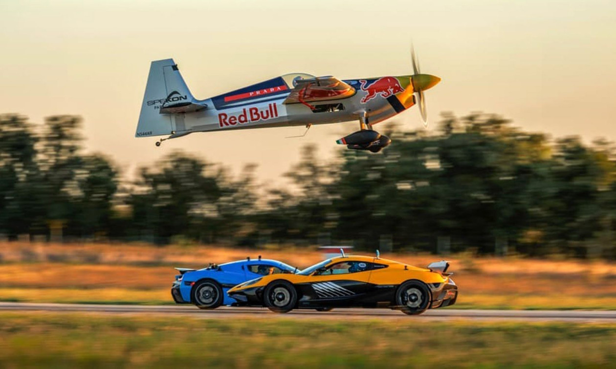 4b84a23a-red-bull-rimac-nevera-stunt-2.jpg?t=1ftL7DPUMZ4NUk2l_A1-LA