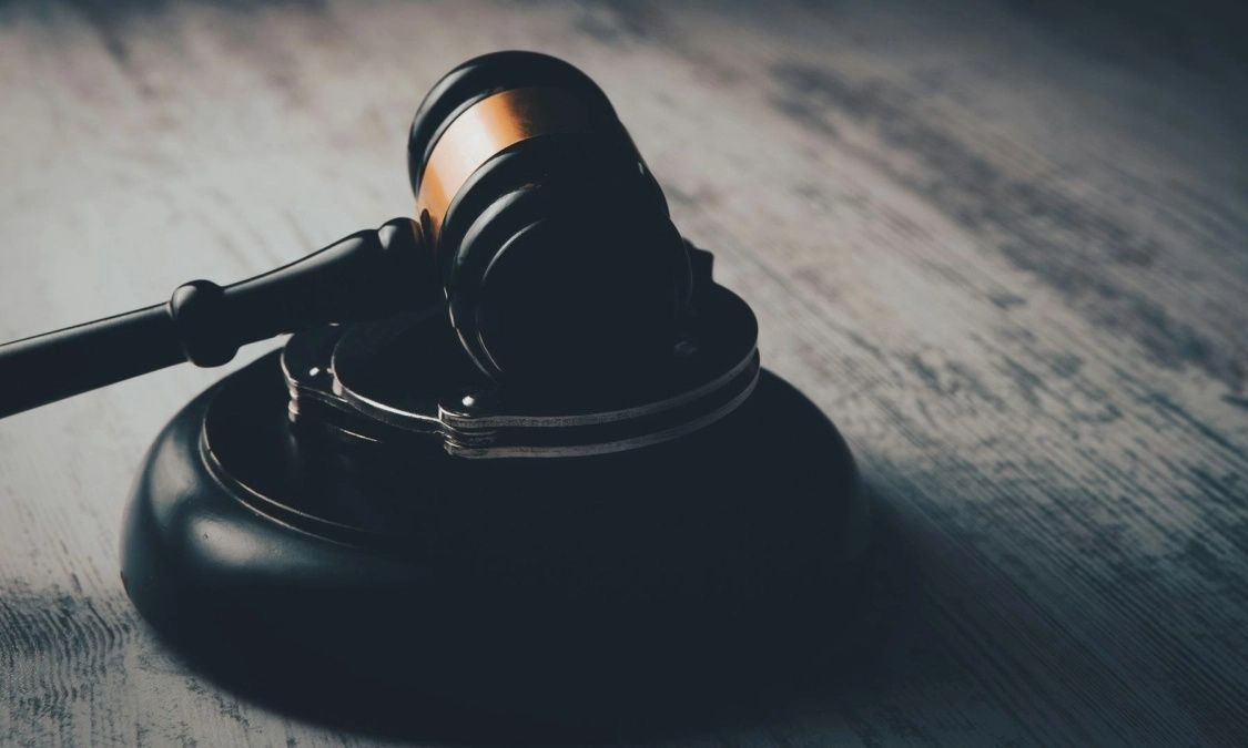 Ρόδος: Φυλάκιση 10 ετών στον 56χρονο που βίαζε και άφησε έγκυο την κόρη του