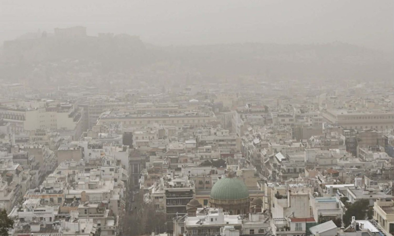 Καιρός: Κοκτέιλ ζέστης, συννεφιάς και αφρικανικής σκόνης τα επόμενα 24ωρα