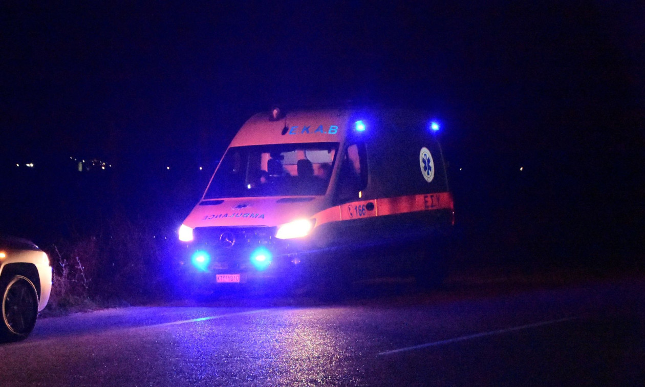 Σοβαρό τροχαίο στην Εύβοια: Σύγκρουση ΙΧ με μοτοσικλέτα - Δύο τραυματίες