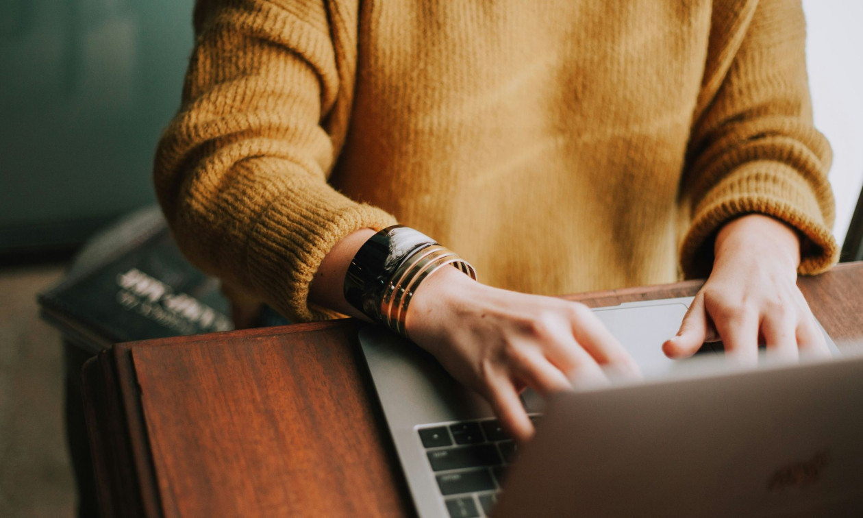 Κατώτατος μισθός: Οι πρώτες αντιδράσεις κομμάτων και φορέων της αγοράς