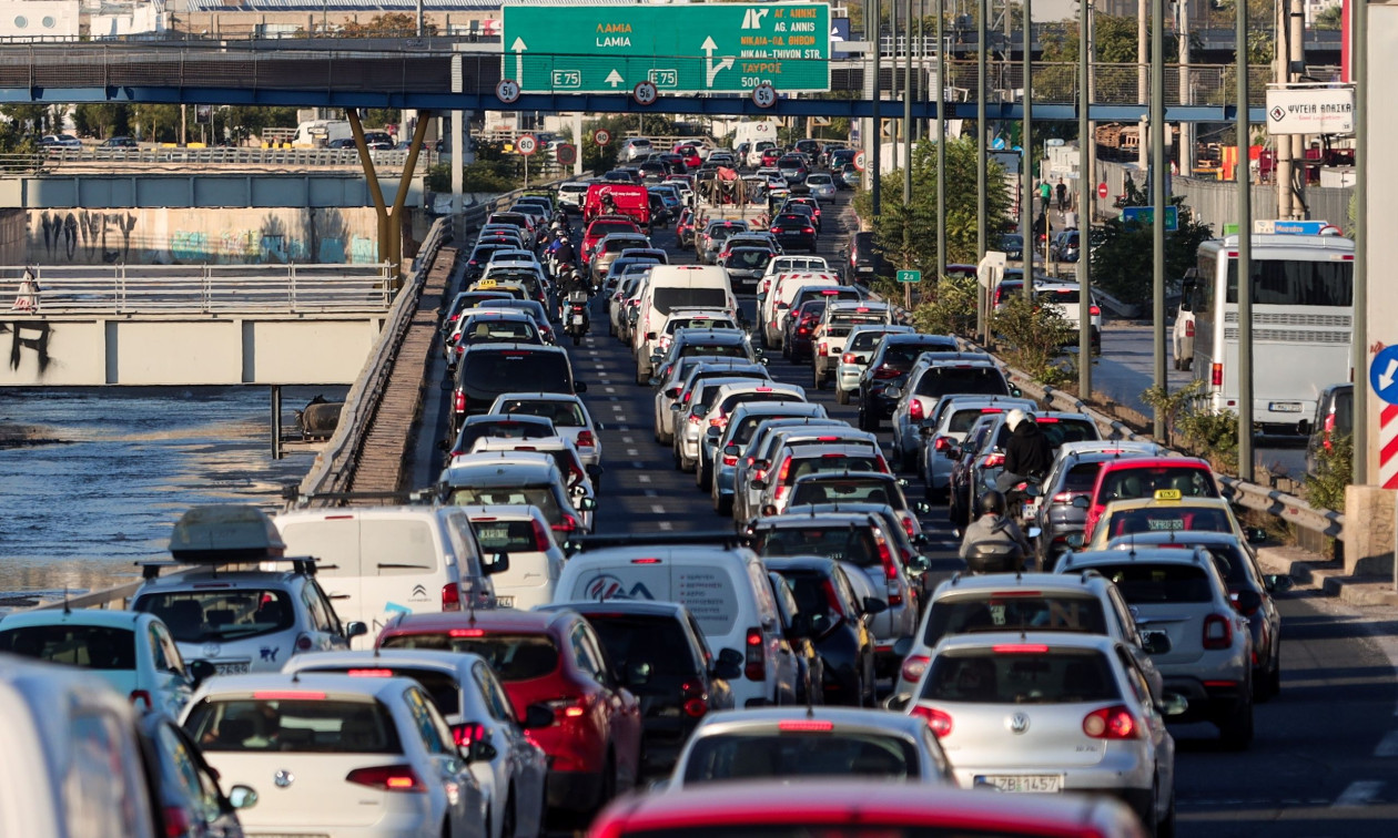 Τι αλλάζει για τα ΙΧ με τον νέο νόμο - Νέοι κανόνες για ΚΤΕΟ, κάρτα καυσαερίου, ηλεκτρικά οχήματα