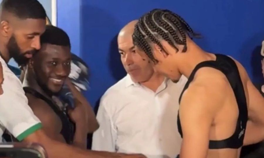 AEK: Ο Κοϊτά έκανε το όνειρο του πραγματικότητα – Το… πλατύ χαμόγελο όταν πήρε τη φανέλα του Λιονέλ