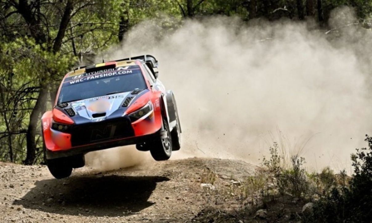 Ηλεία: Σοβαρό ατύχημα στο Ολυμπιακό Ράλλυ - Αυτοκίνητο προσέκρουσε σε δέντρο