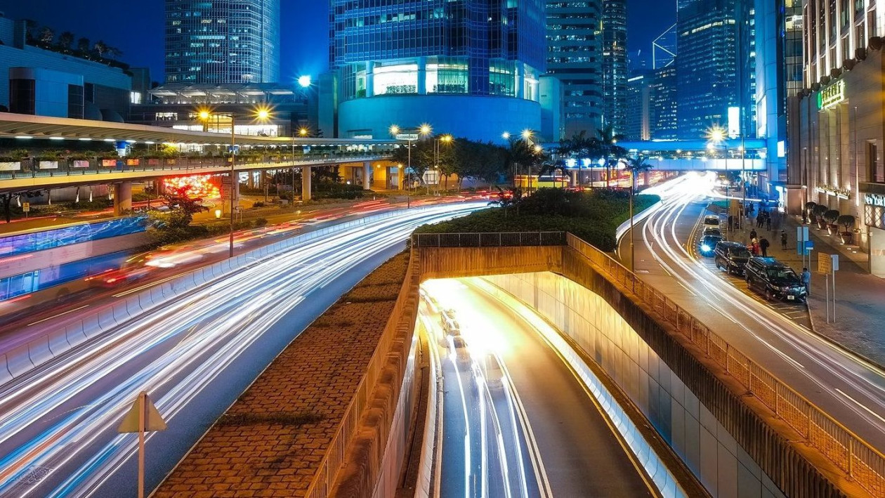 Κατέρρευσαν οι πωλήσεις συμβατικών αυτοκινήτων στην Ευρώπη