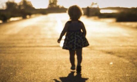 Μαρούσι: 4χρονο κοριτσάκι περιφερόταν μόνο του στους δρόμους - Συνελήφθη η μητέρα του