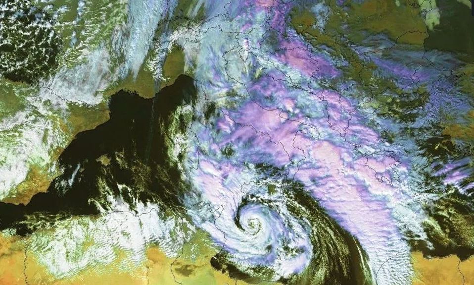 Καιρός: Τι είναι οι Medicanes - Το σπάνιο φαινόμενο που προβληματίζει τους επιστήμονες