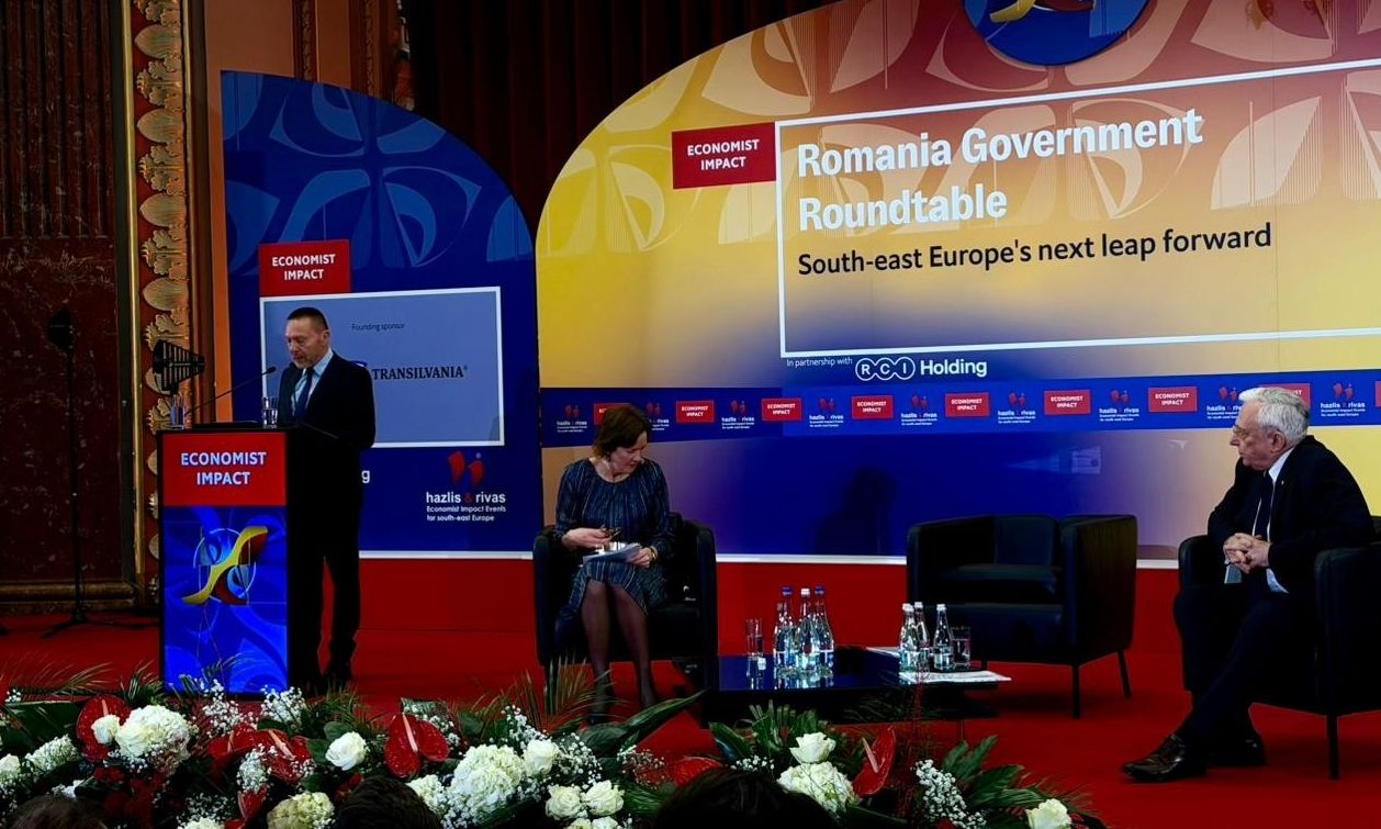 «Καμπανάκι» Στουρνάρα: Δύσκολο να επιτευχθεί αύξηση μισθών αν συνεχιστεί ο πόλεμος