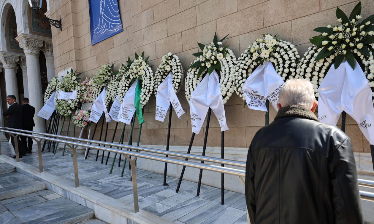 Κηδεία Μαρινέλλας: Live εικόνα από τη Μητρόπολη Αθηνών