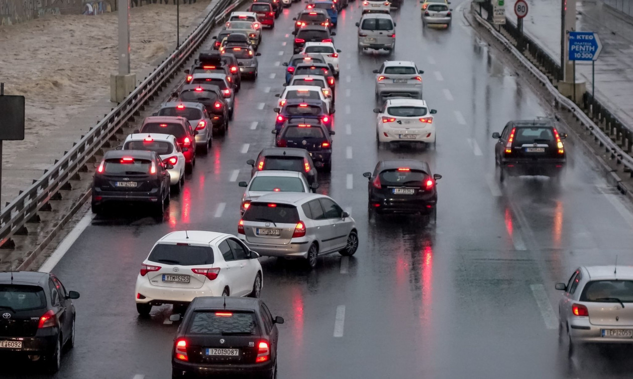 Κίνηση τώρα: Κυκλοφοριακό χάος σε Κηφισό, Κατεχάκη και Κηφισίας - Καθυστερήσεις 25' στην Αττική Οδό