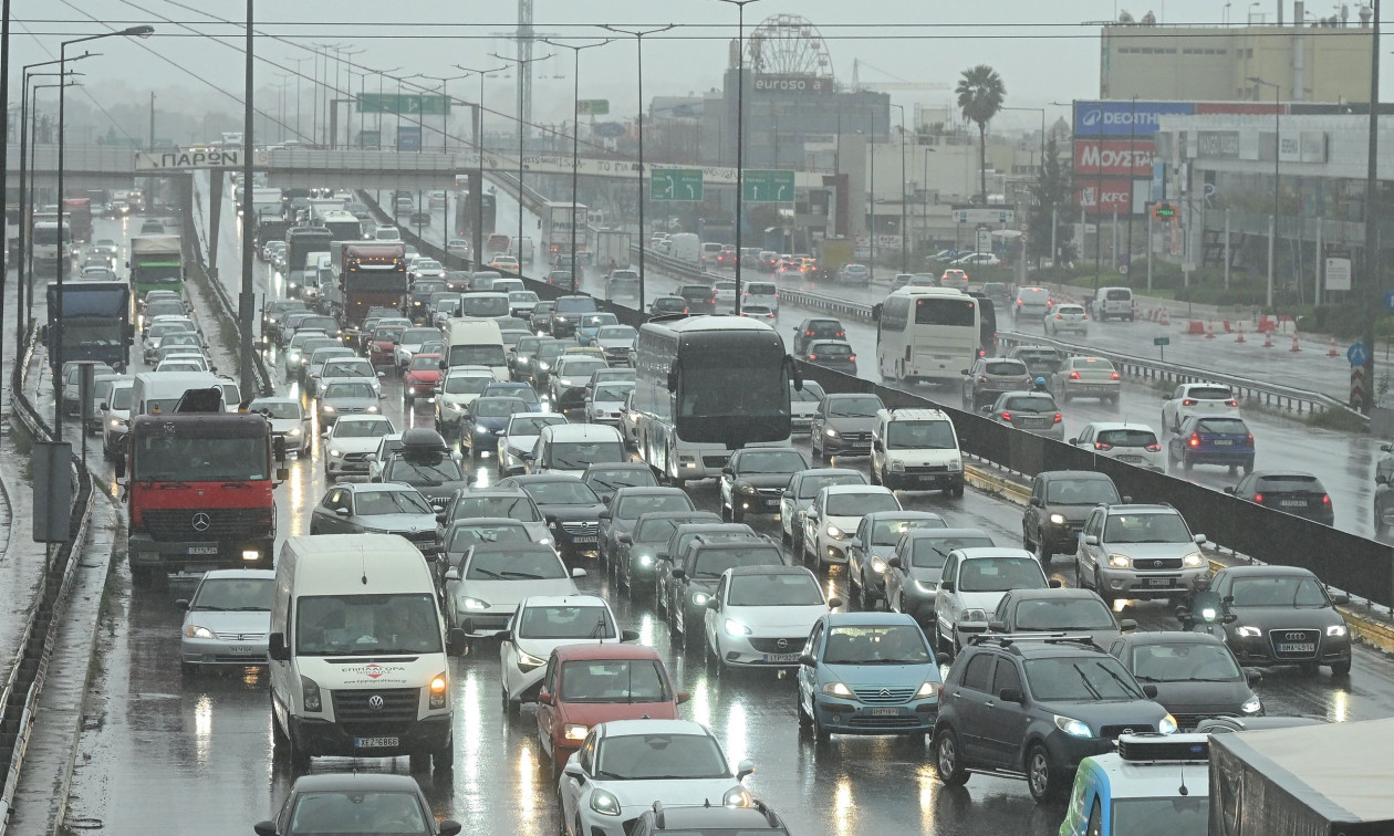 Κίνηση τώρα: Απέραντο «πάρκινγκ» ο Κηφισός - Μεγάλα προβλήματα σε Κηφισίας, Μεσογείων και Κατεχάκη