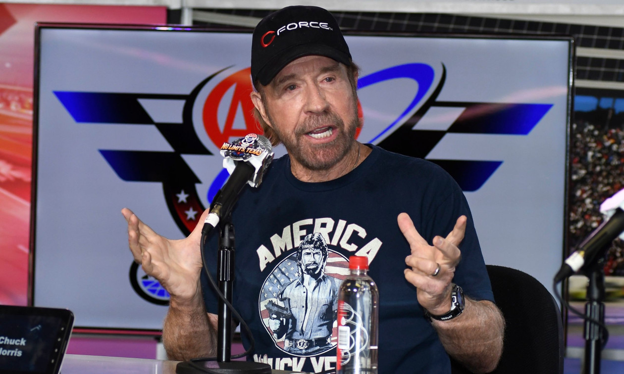 Τσακ Νόρις: Οργή στη οικογένεια από τα βίντεο AI που δημιουργήθηκαν μετά τον θάνατό του